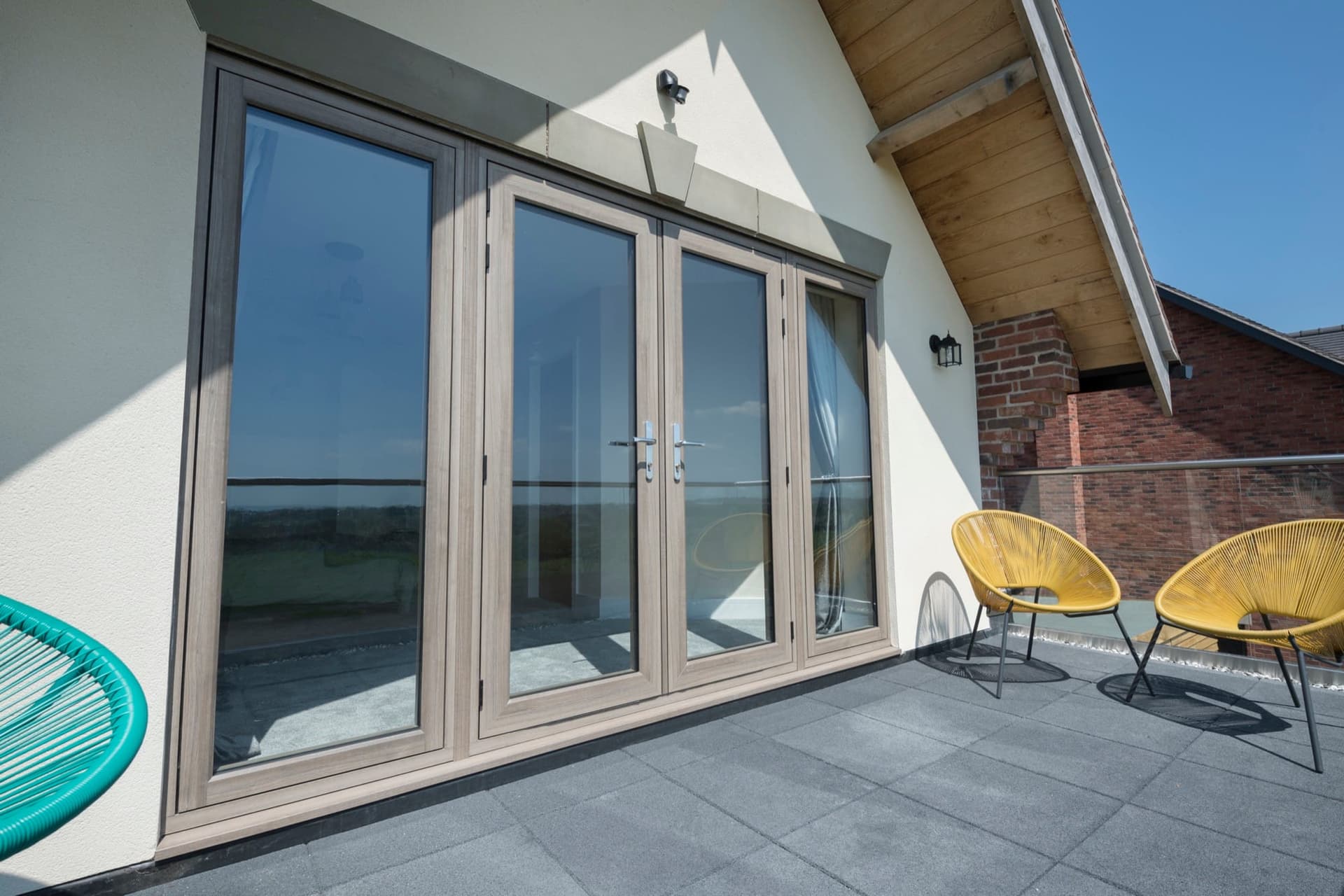Schüco-quality aluminium bi-fold doors